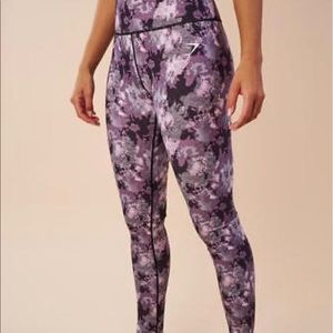Light/Dark purple Camo GYMSHARK leggings